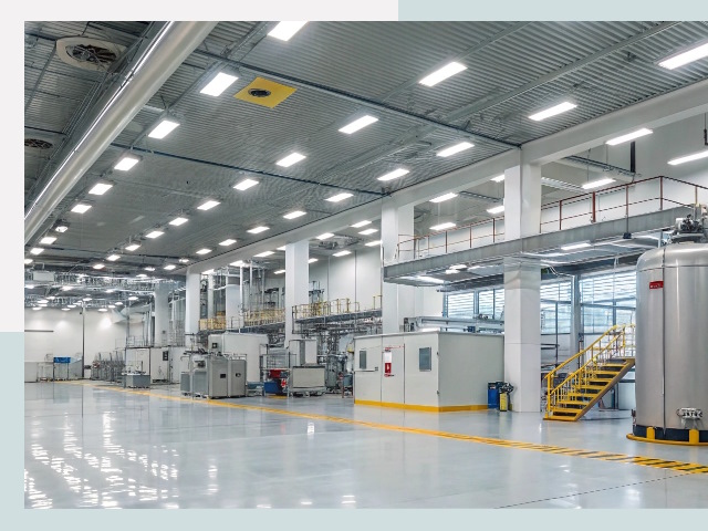 Освещение ангаров в Саяногорске от 615 руб. - Эффективные решения