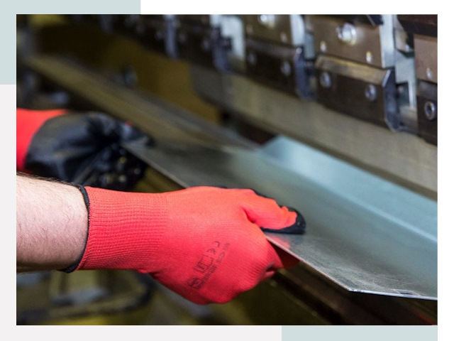 Гибка металла в Саяногорск от 615 руб. - Надёжно и быстро